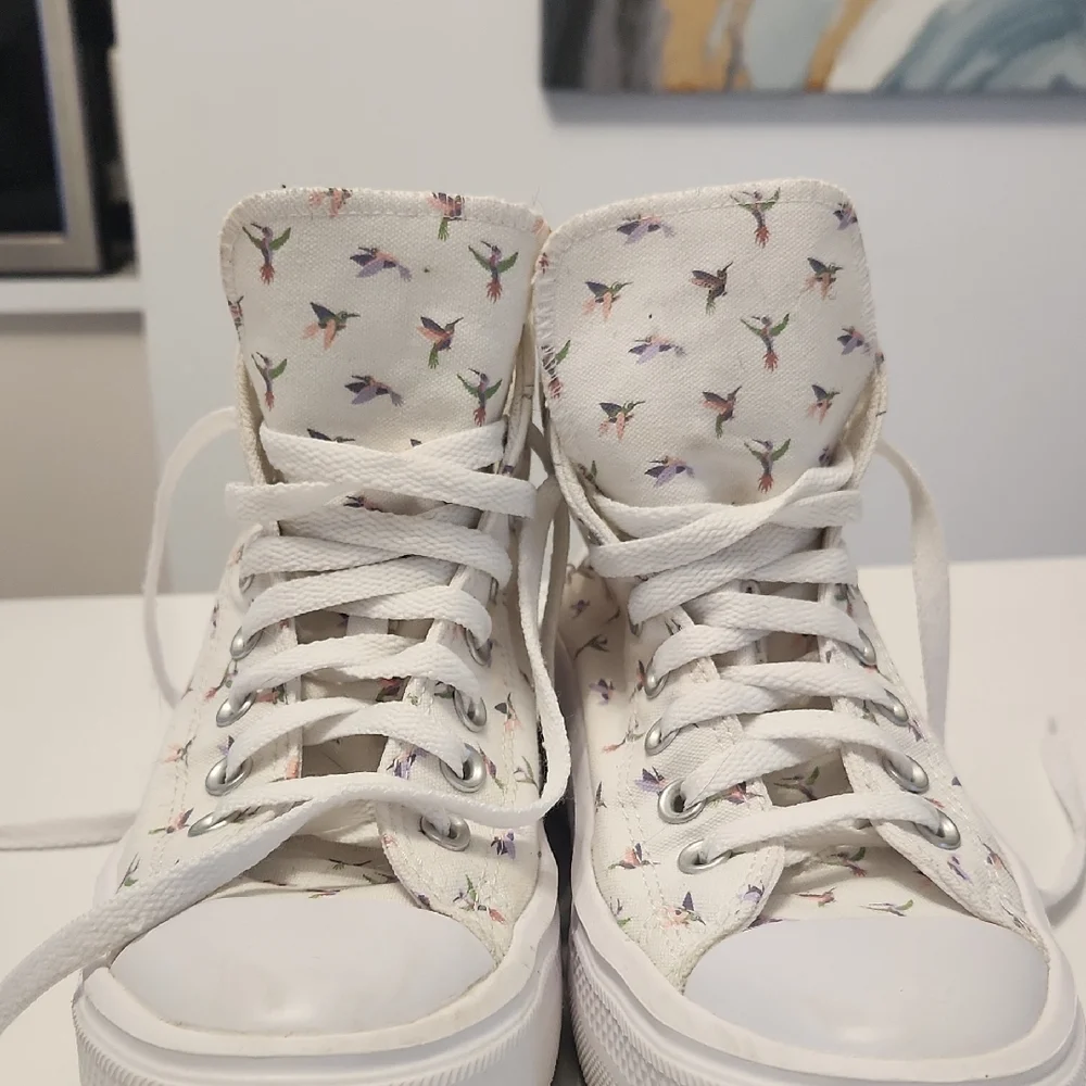 Converse White High-Top Sneakers with Bird Pattern - Picture 2 of 6